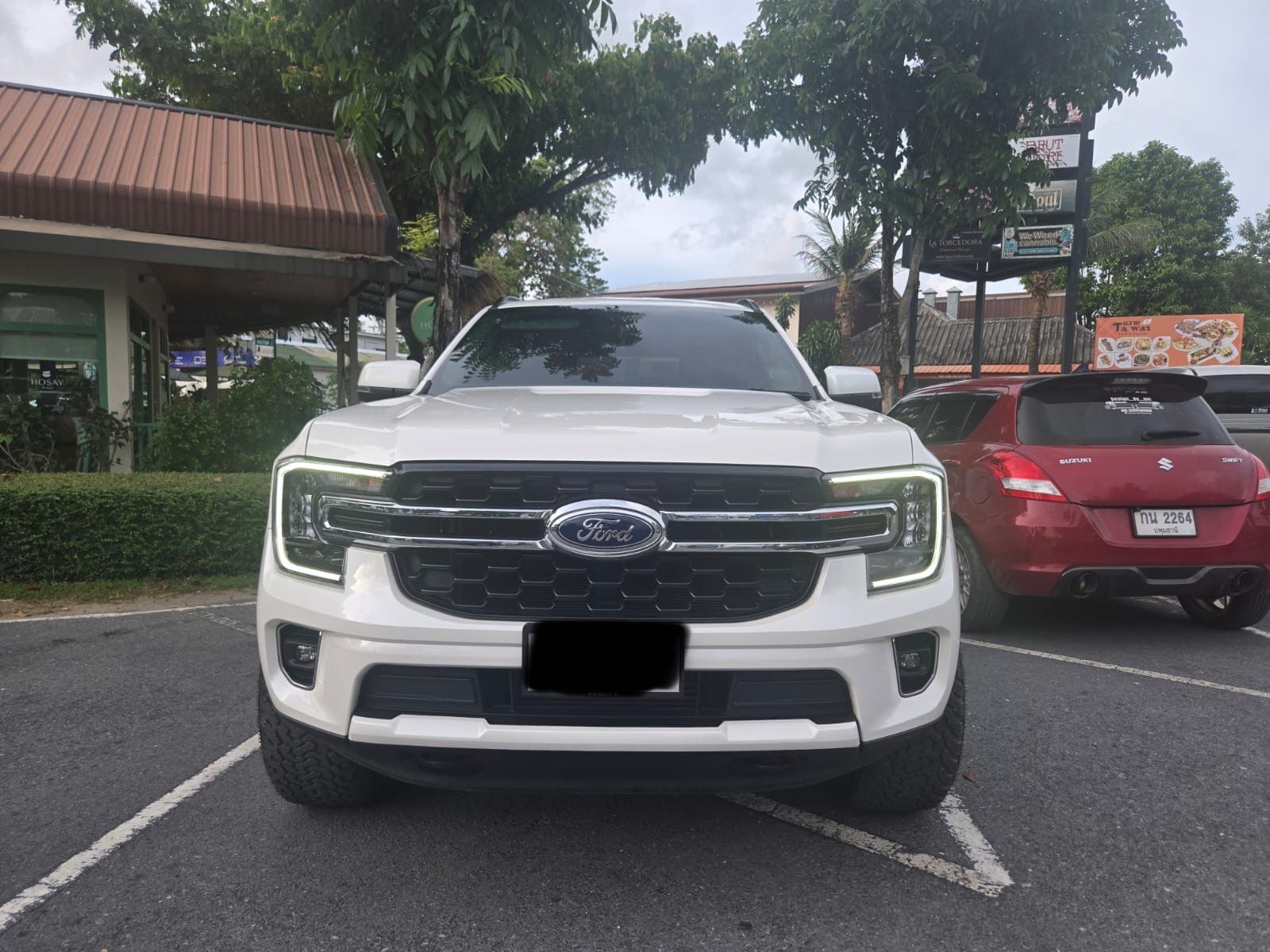 ford-everest-sport-2023-suv-rental