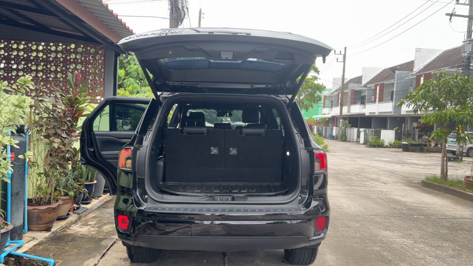 ford-everest-sport-2023-suv-rental