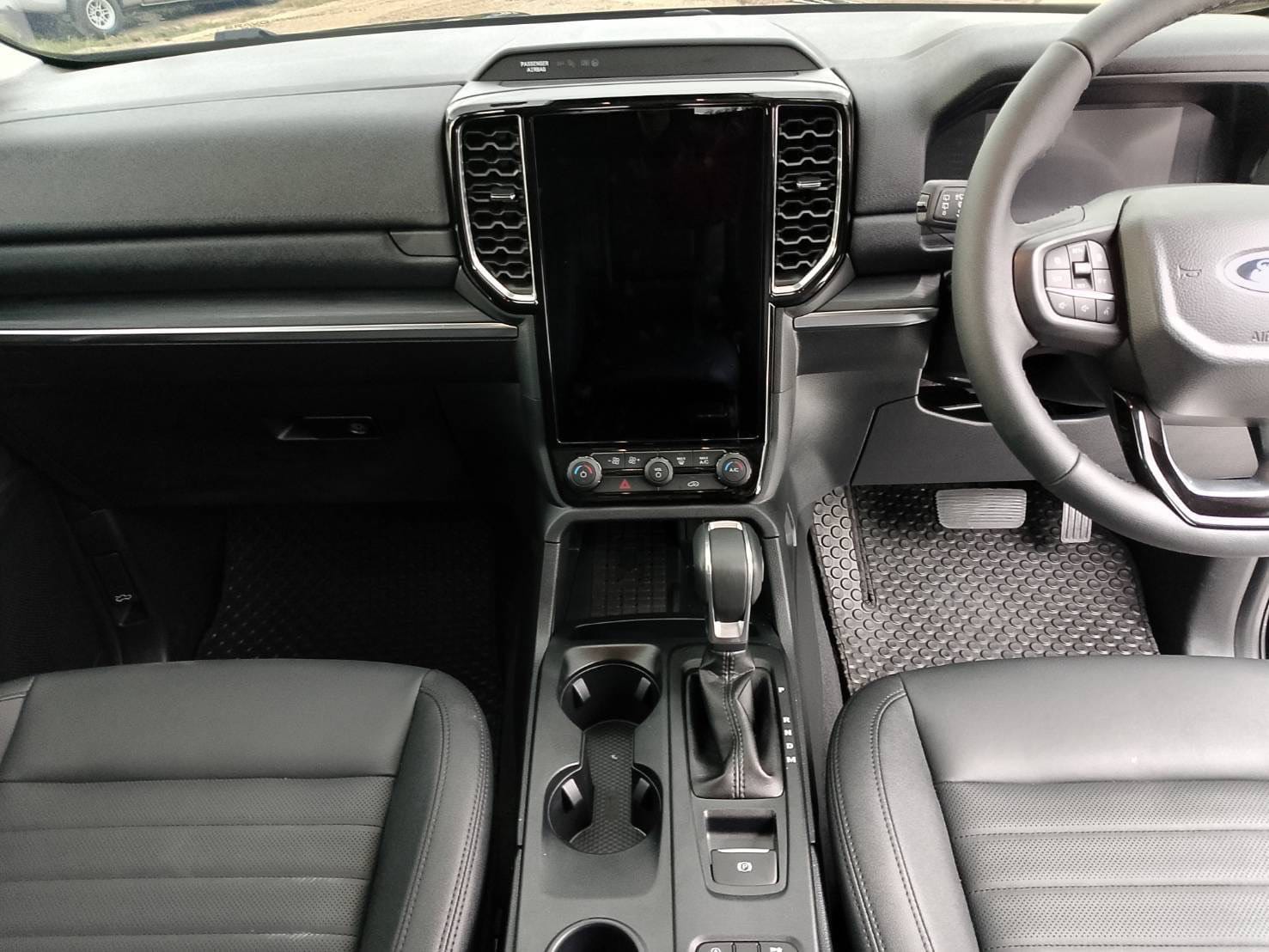 ford-everest-sport-2024-suv-rental