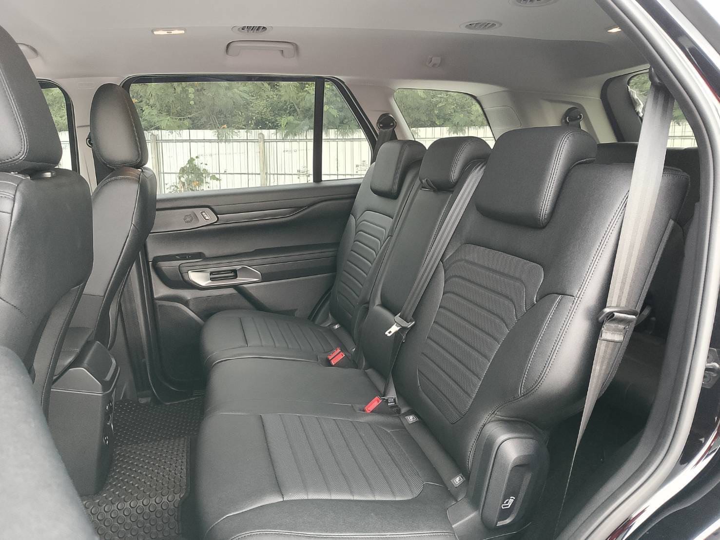 ford-everest-sport-2024-suv-rental