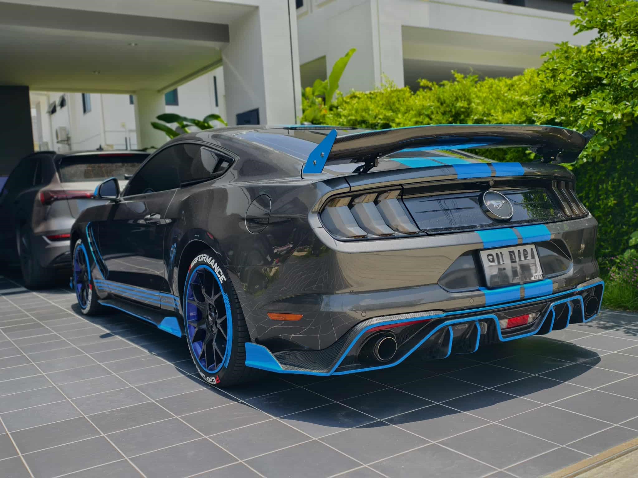 ford-mustang-2021-rental-thailand