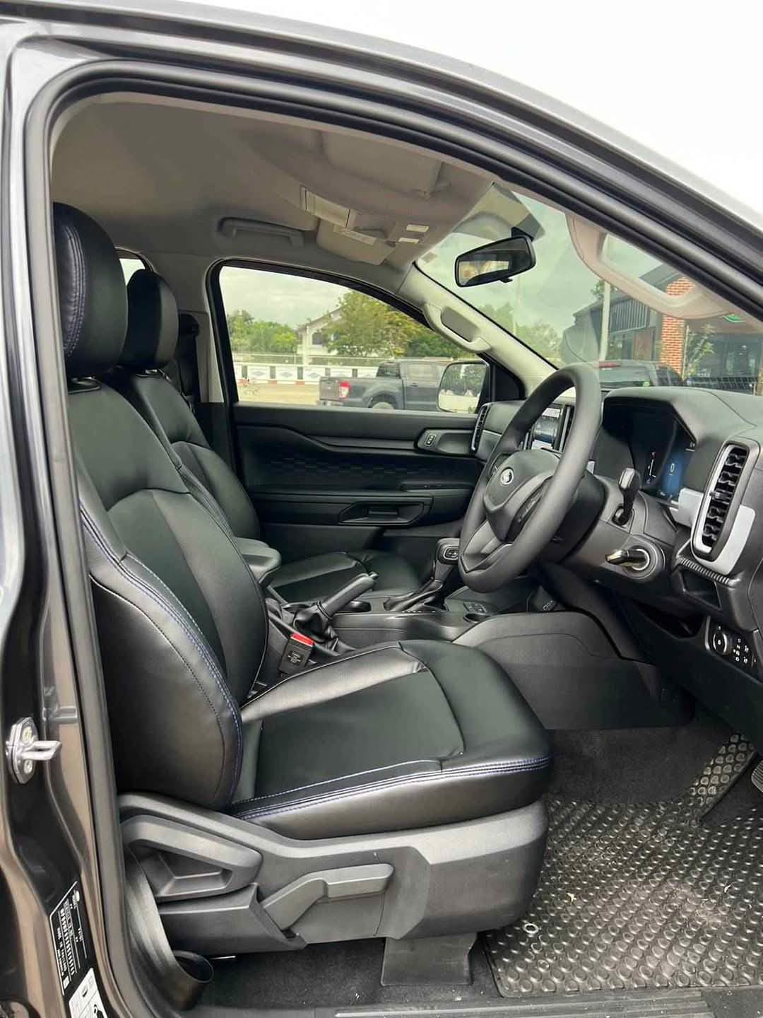 ford-everest-sport-2024-suv-rental