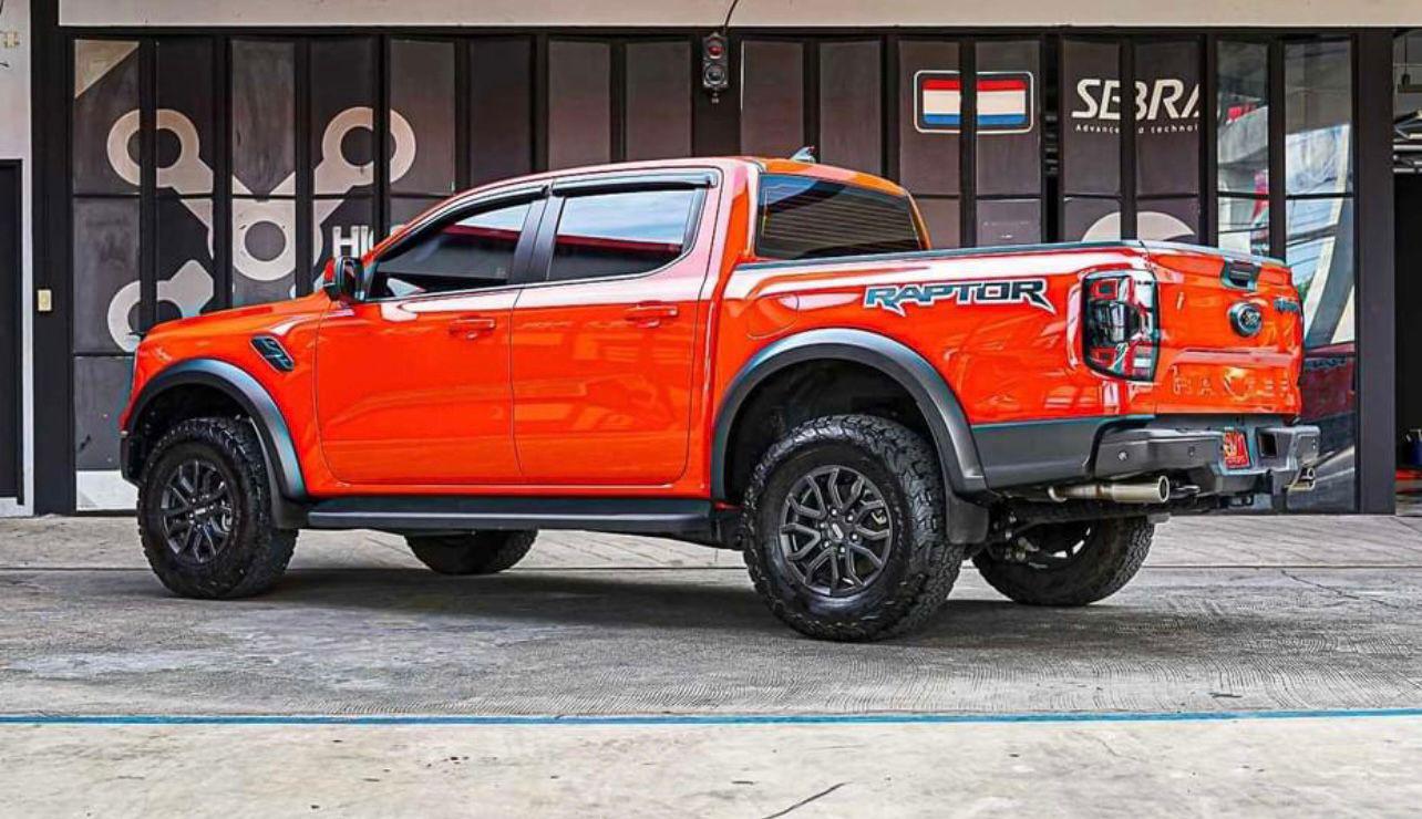 ford-raptor-2023-rental-thailand