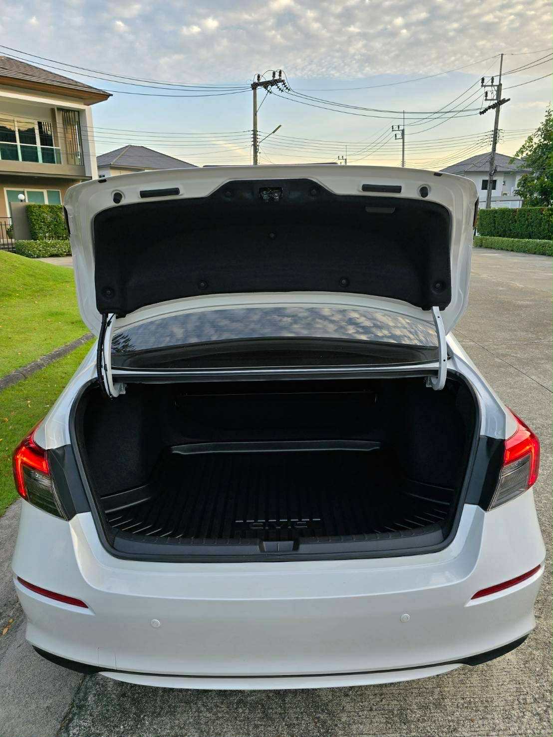 honda-civic-turbo-2024-car-rental