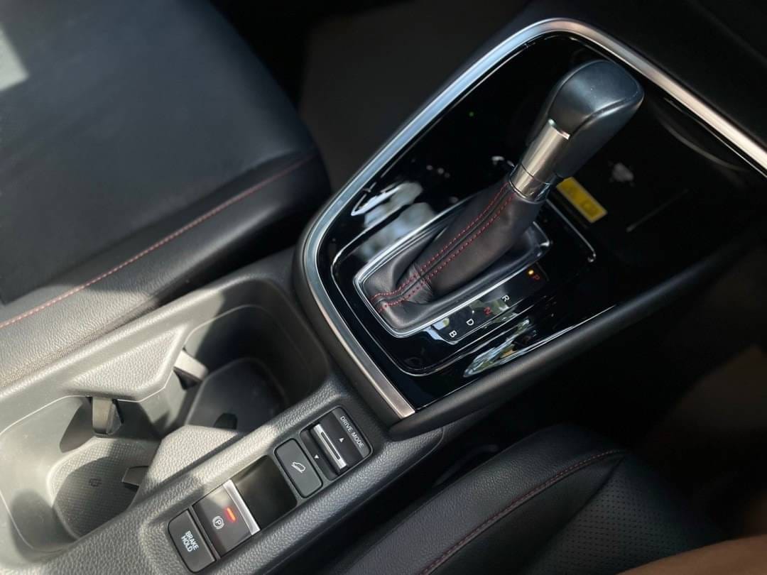 honda-hrv-top-hybrid-2024-rental-thailand