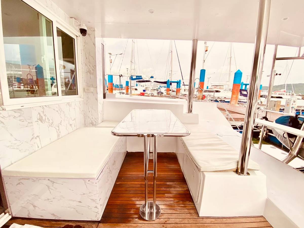luxury-motor-yacht-40ft-phuket