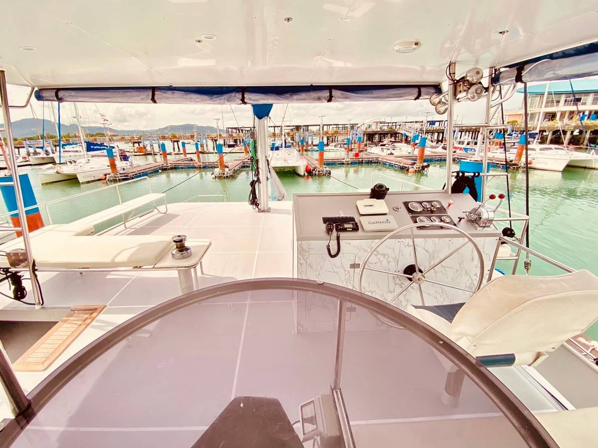 luxury-motor-yacht-40ft-phuket