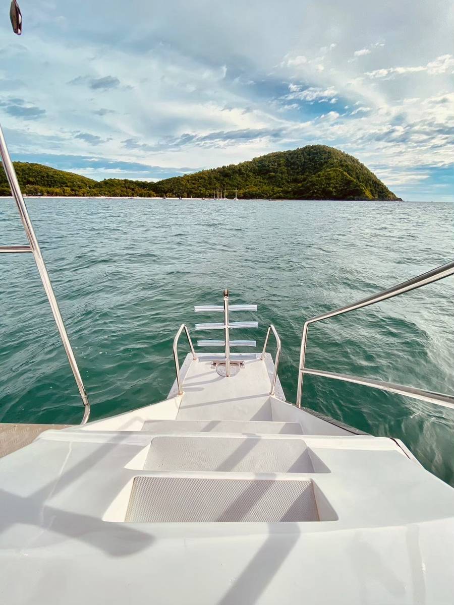 luxury-motor-yacht-phuket-68ft