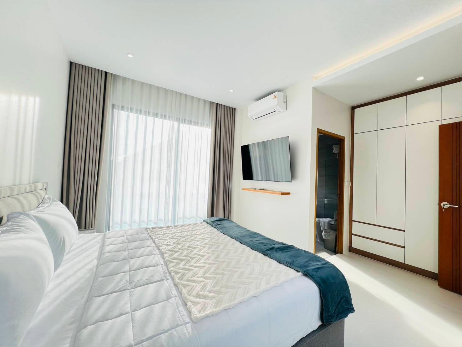 luxury-private-villa-phuket-rent-sale-12