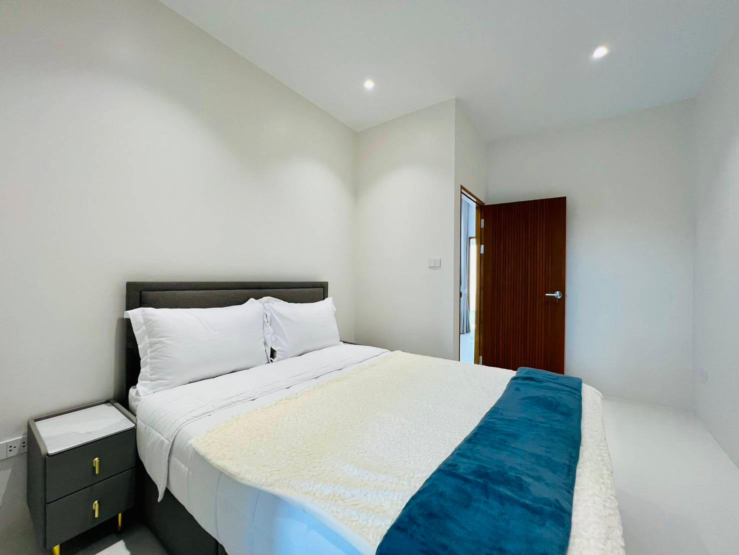 luxury-private-villa-phuket-rent-sale-3