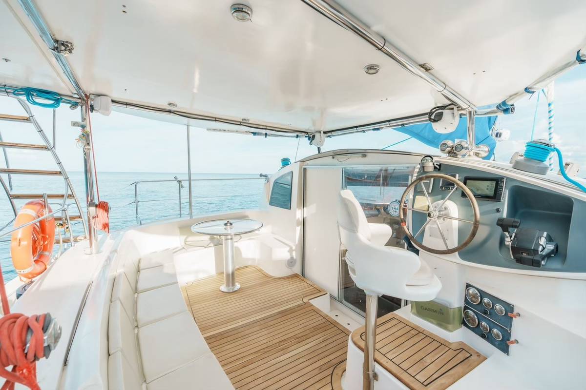 luxury-wildcat-44ft-charter-phuket