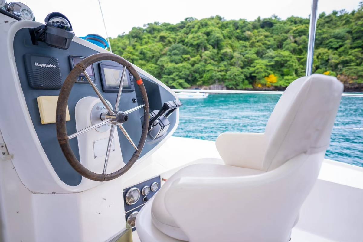 luxury-wildcat-44ft-charter-phuket