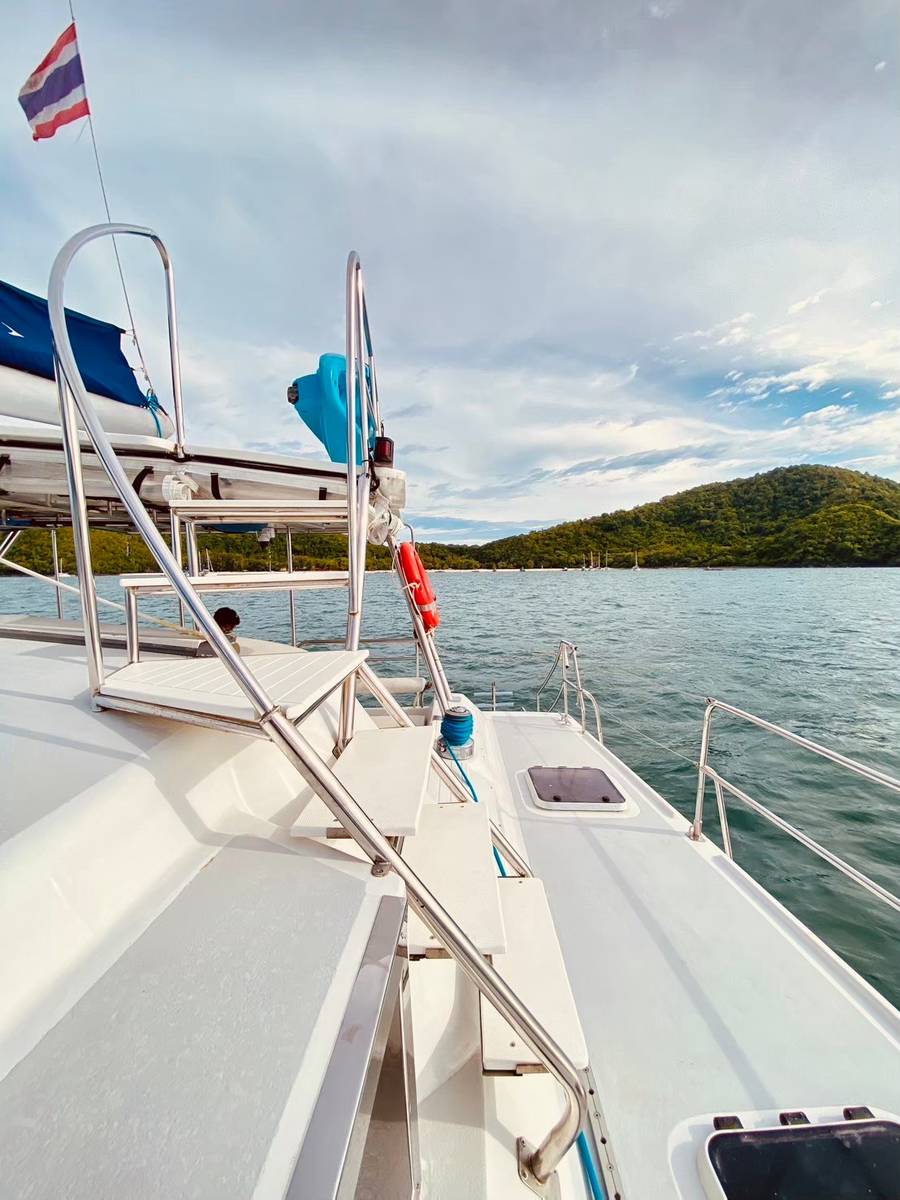 phuket-private-yacht-charter-75ft