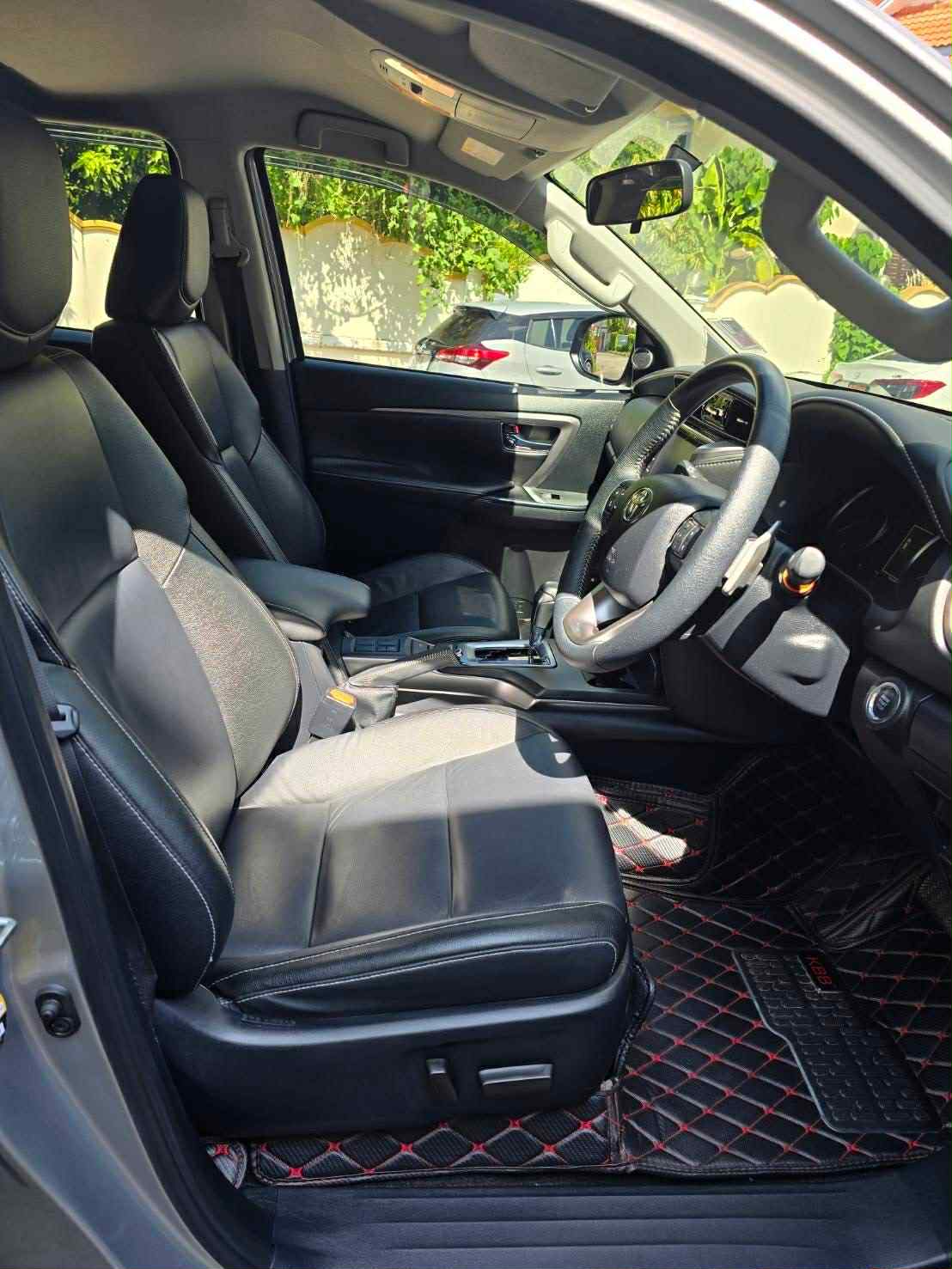 toyota-fortuner-leader-2024-rental
