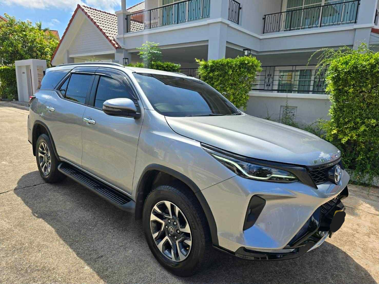 toyota-fortuner-leader-2024-rental