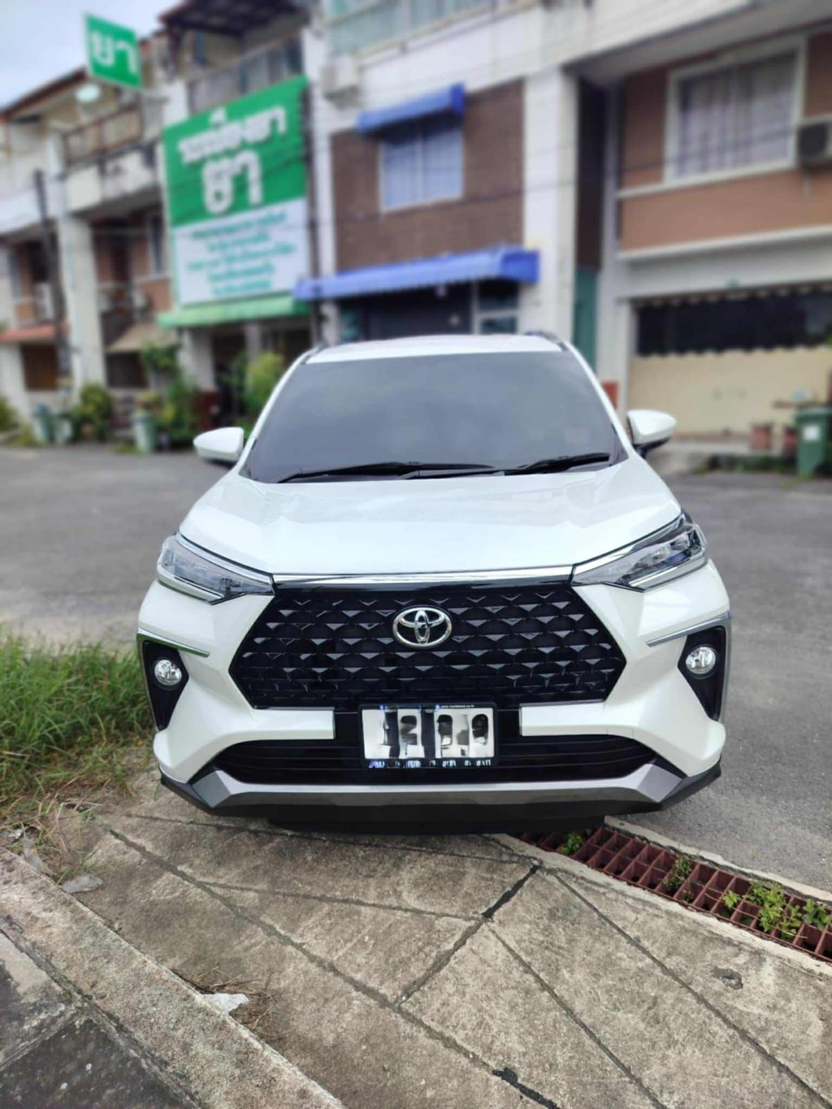 Toyota Veloz 2024 – Family MPV Rental in Thailand