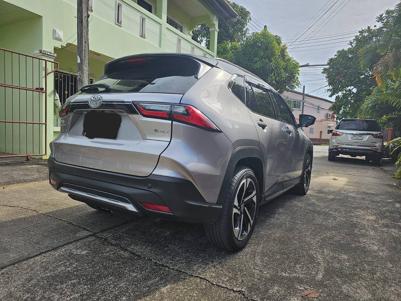 toyota-yaris-cross-hybrid-2023-rental-thailand